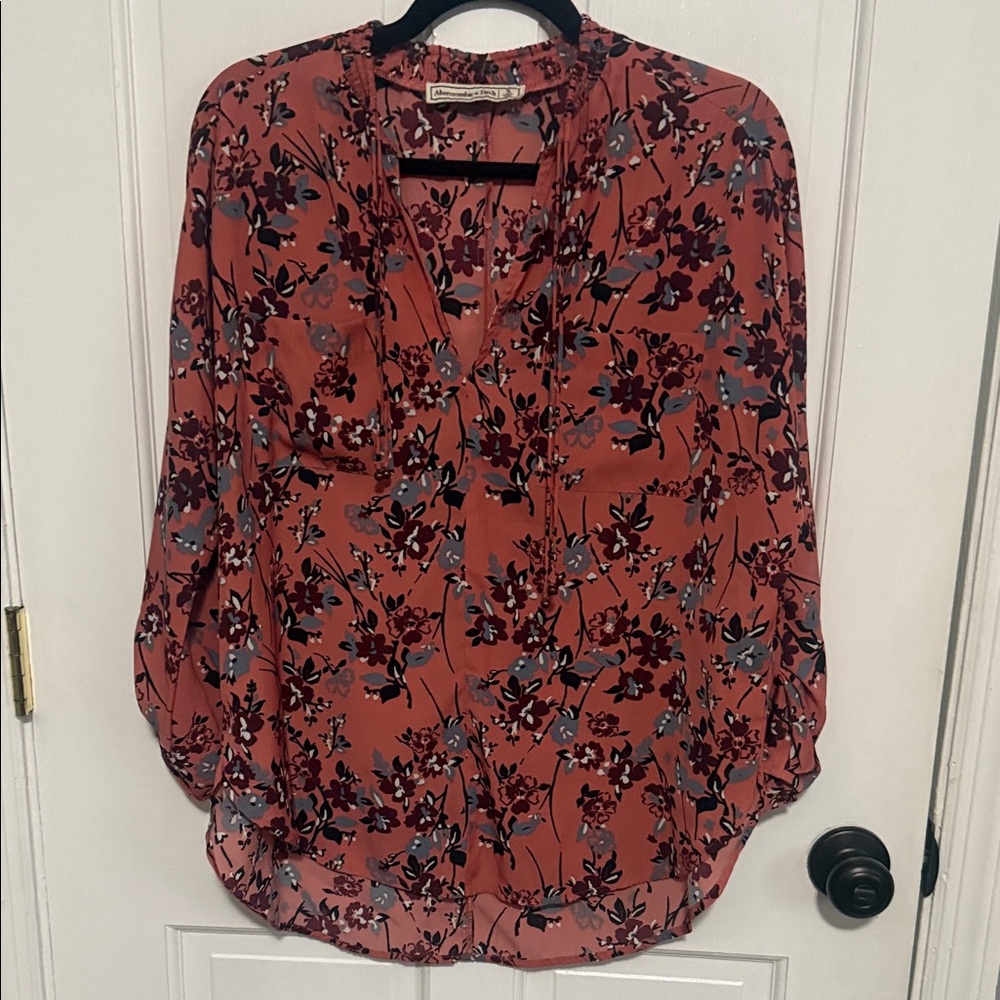 Abercrombie & Fitch Dusty Rose Floral V-Neck Blouse